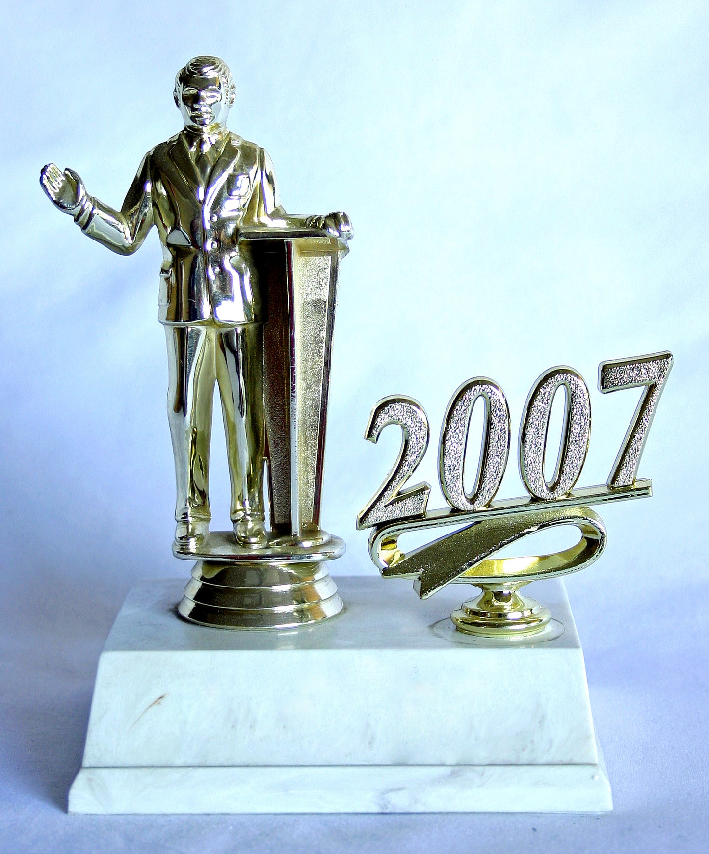 ACADEMIC TROPHY 10