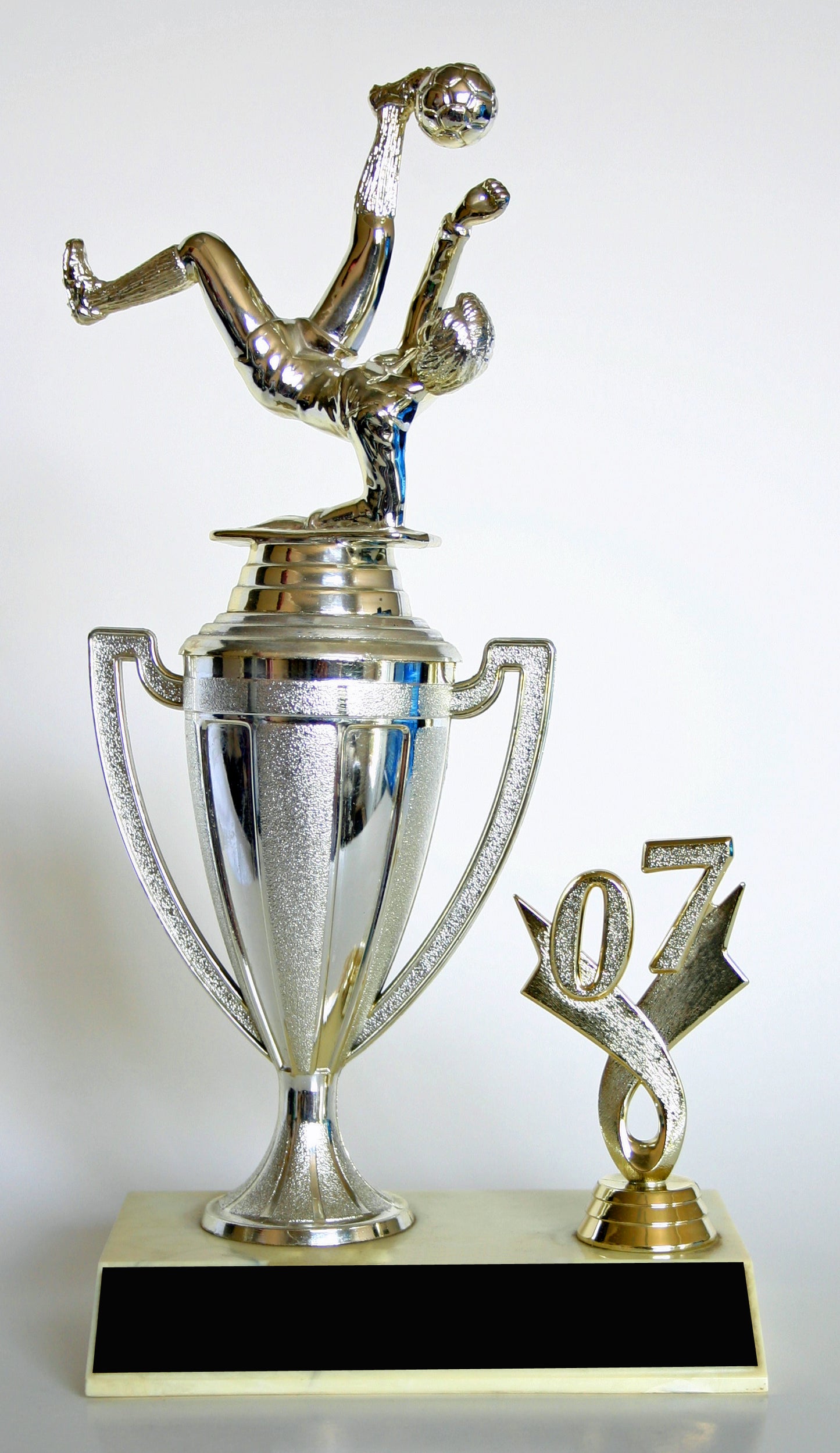 SOCCER TROPHY 10